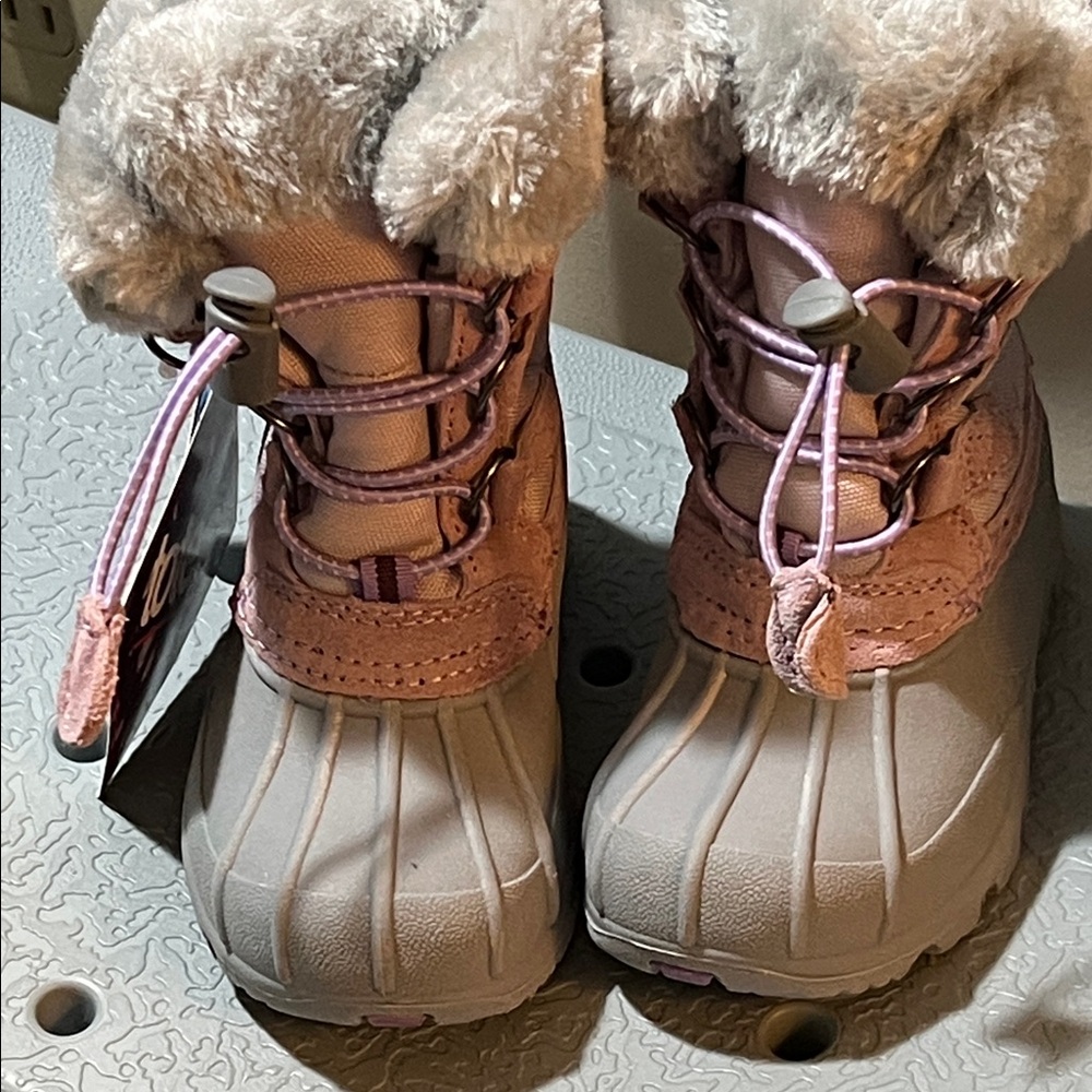 Totes Kids Boots in Pink and Gray with Fur Trim